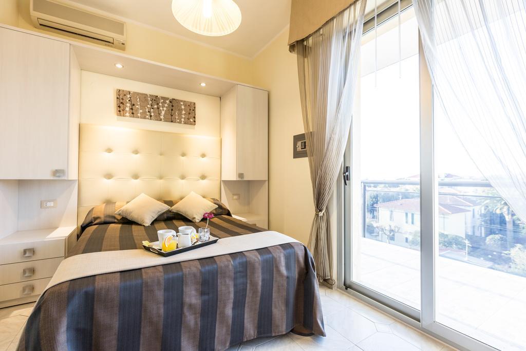 Hotel King Marina di Pietrasanta Exterior photo