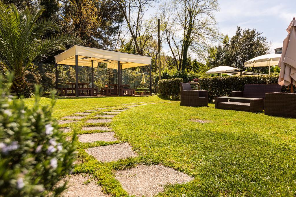 Hotel King Marina di Pietrasanta Exterior photo