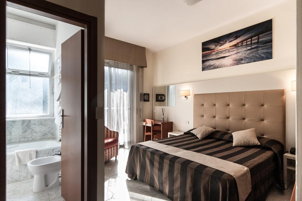 Hotel King Marina di Pietrasanta Exterior photo