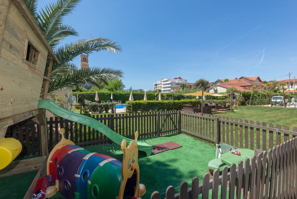 Hotel King Marina di Pietrasanta Exterior photo