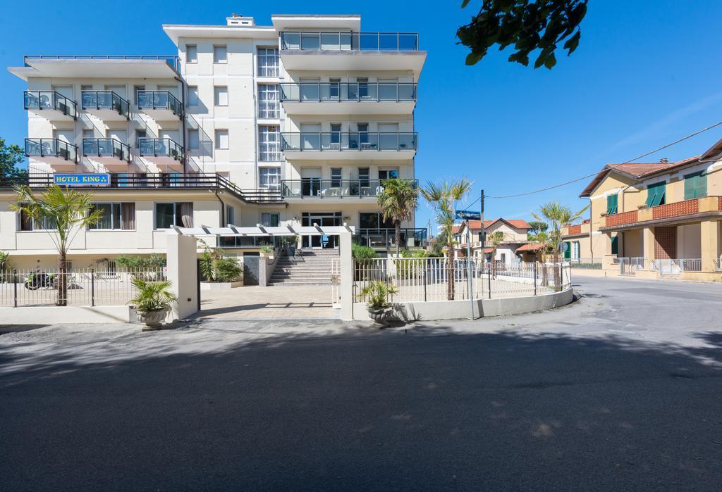 Hotel King Marina di Pietrasanta Exterior photo