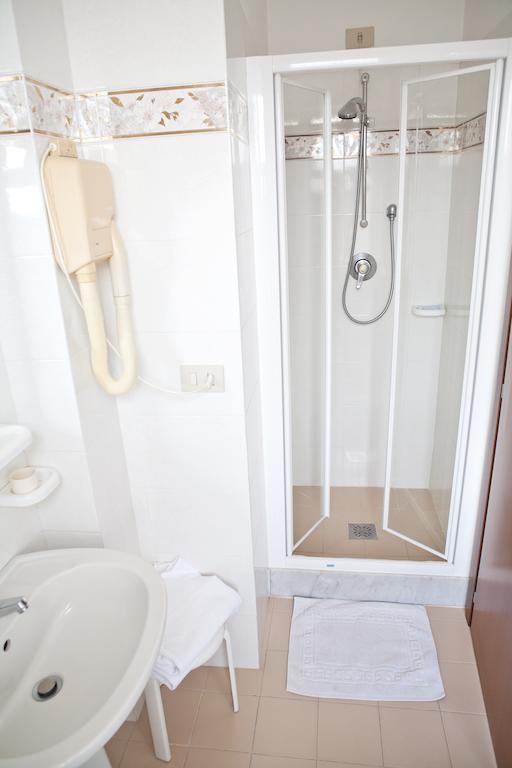 Hotel King Marina di Pietrasanta Room photo